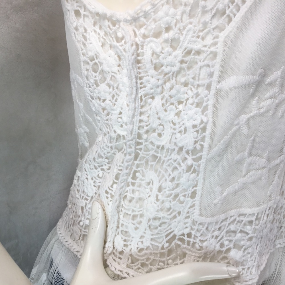SKIES ARE BLUE WOMENS WHITE LACE & CROCHETED TOP S - Picture 9 of 13